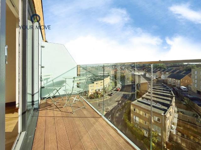 Flat for sale in Monks Orchard, Kent