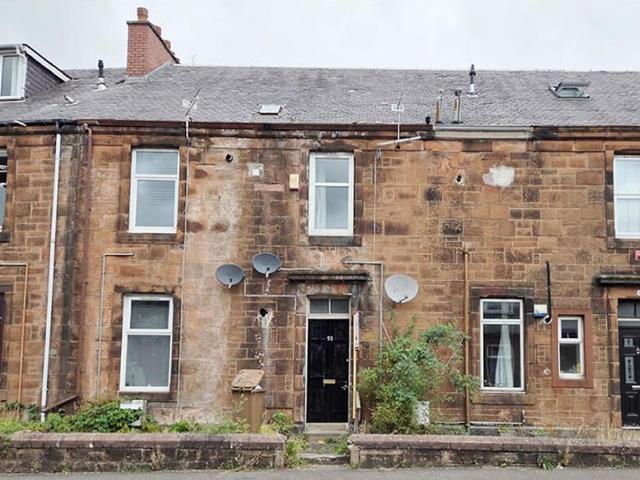 Flat for sale in Greenholm, Scotland