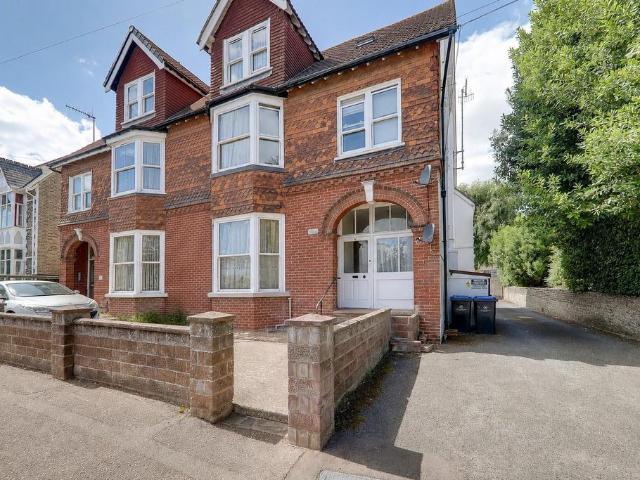 Flat for sale in Worthing, West Sussex