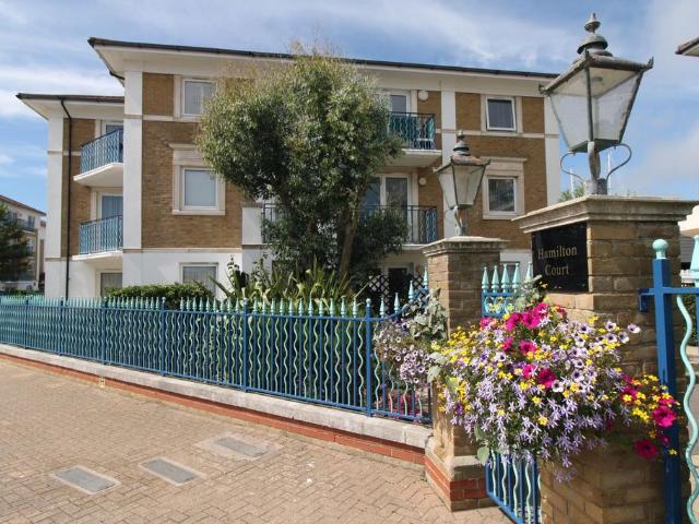 Flat for sale in Roedean