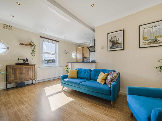 Flat for sale in London Borough of Bexley, Greater London