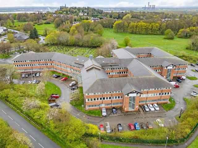 Flat for sale in Halton