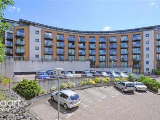 Flat for sale in Chatham