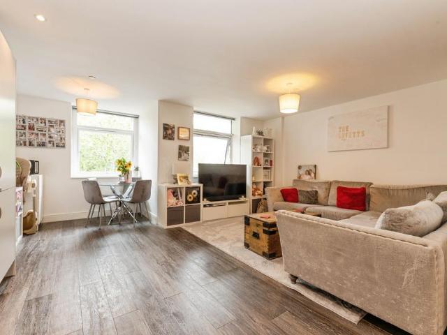 Flat for sale in Row Town, Surrey