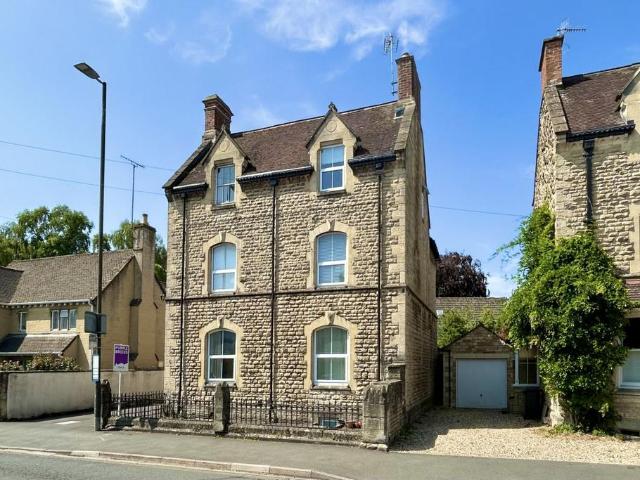 Flat for sale in Chesterton, Fossebridge