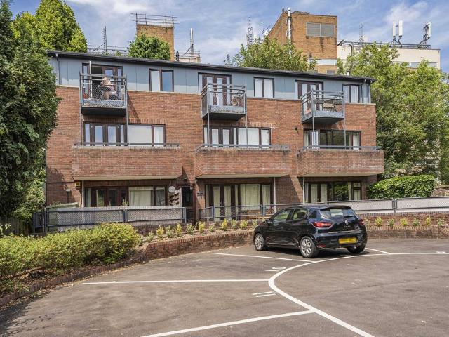 Flat for sale in St Albans, Bernards Heath
