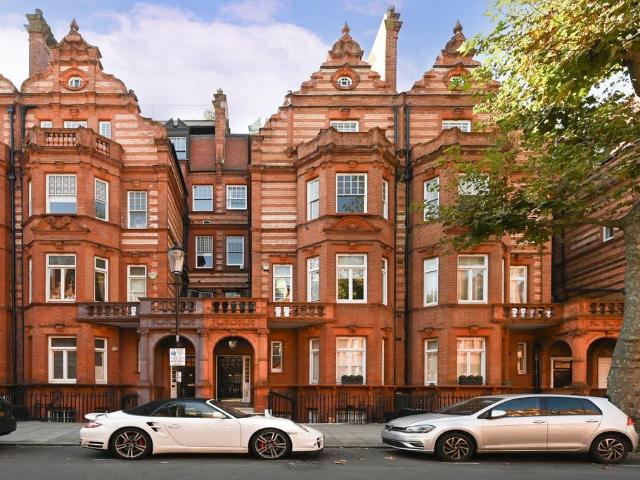 House for sale in Chelsea, Greater London