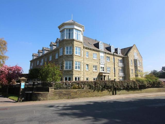 Flat for sale in Salterhebble, West Yorkshire