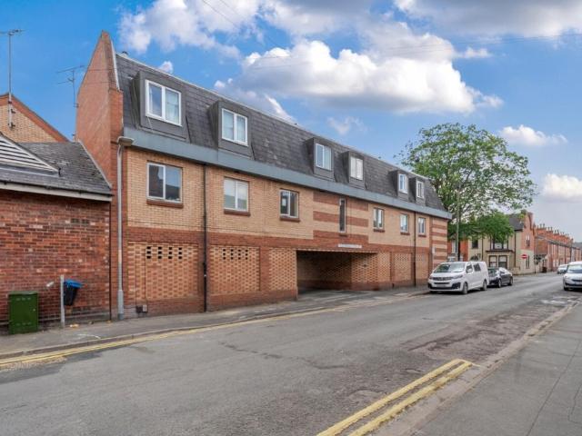 Flat for sale in Lincoln, New Boultham