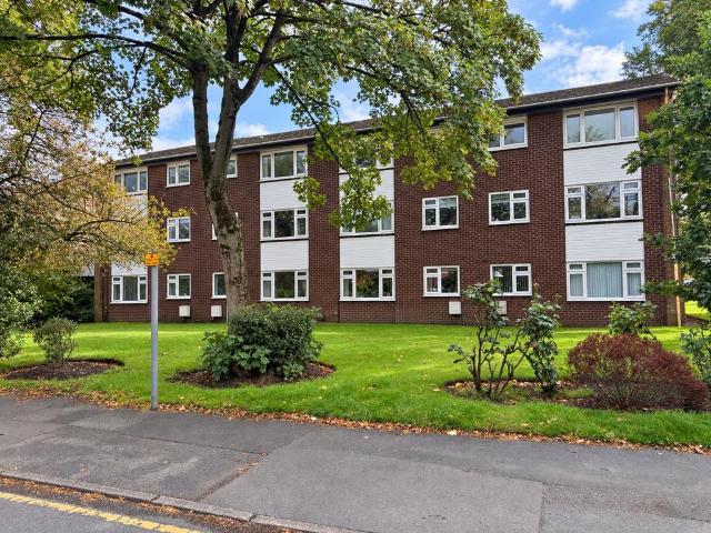 Flat for sale in Sale Moor, Trafford Park