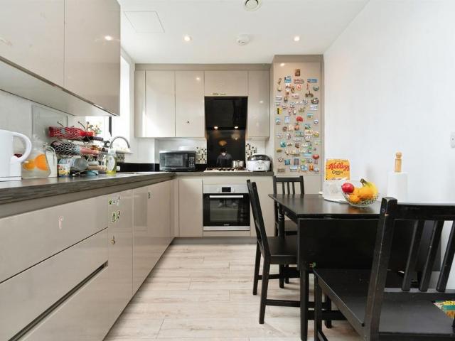 Flat for sale in North Watford, Watford