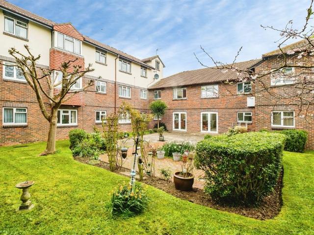 Flat for sale in Fishersgate, West Sussex