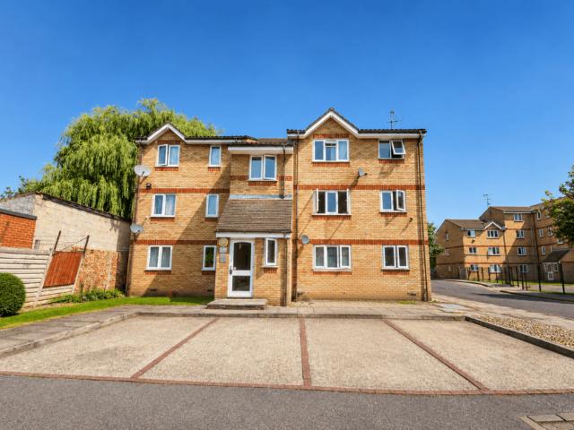 Flat for sale in Sudbury, Greater London