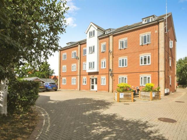 Flat for sale in Moreton Hall, Chedburgh