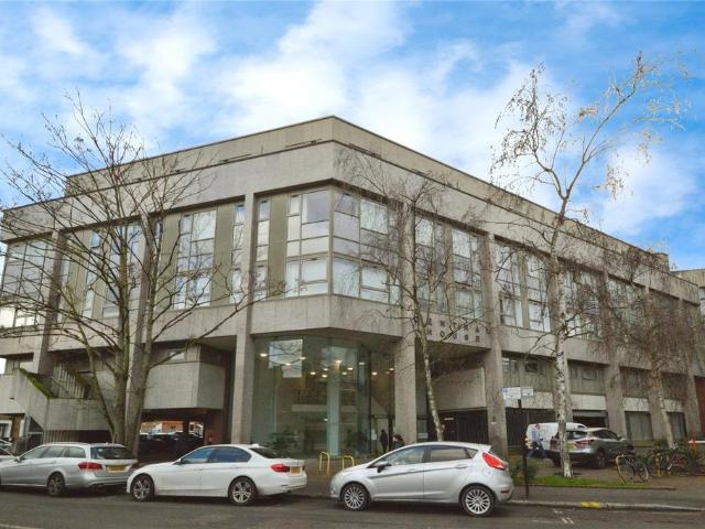 Flat for sale in London Borough of Hounslow, Greater London