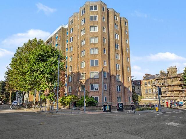 Flat for sale in Aldrington