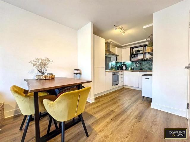 Flat for sale in Wickford