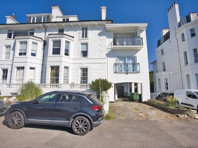 Flat for sale in Folkestone
