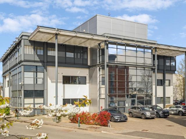 Flat for sale in Highway, Maidenhead