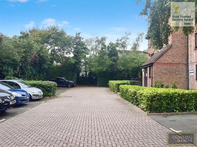 Flat for sale in Vange, Isle Of Man