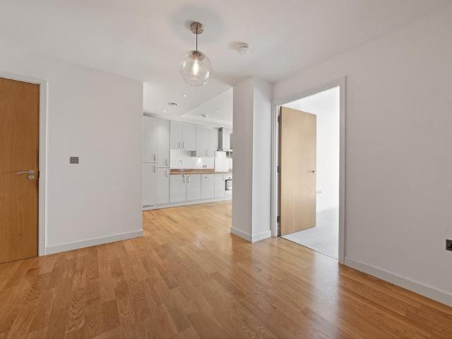 Flat for sale in Greenwich Peninsula, Greater London