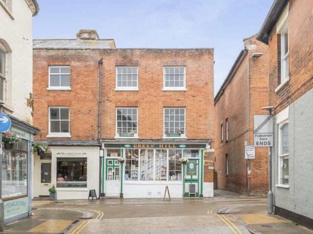 Flat for sale in Barton Stacey, Hampshire