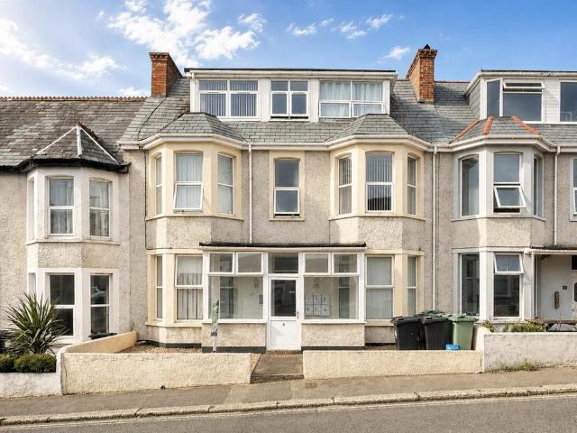 Flat for sale in Newquay, Cornwall