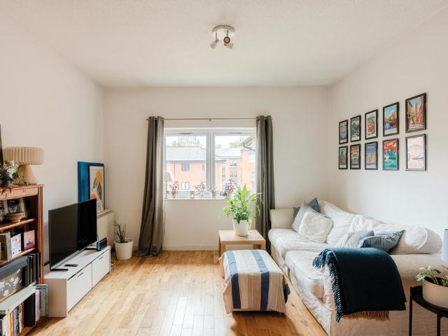 Flat for sale in Finzels Reach, Bristol