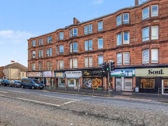Flat for sale in Shortroods, Glenburn