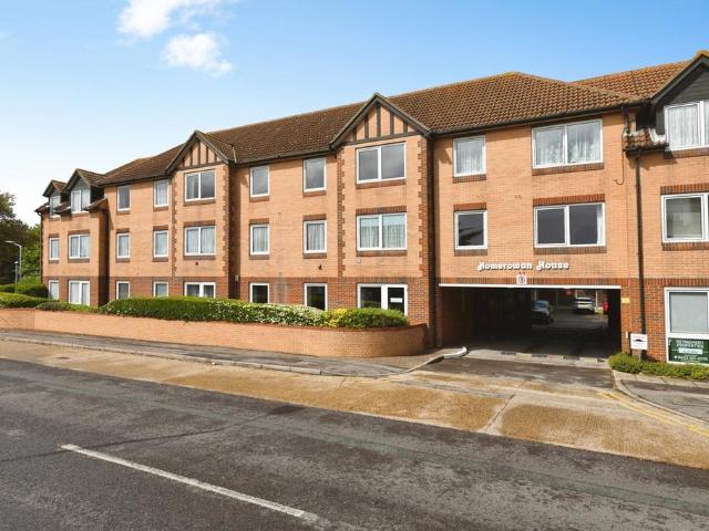 Flat for sale in North Shoebury, Alton Barnes