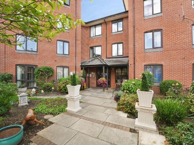 Flat for sale in Barbourne, Worcester