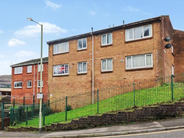 Flat for sale in Pontypridd, Wales