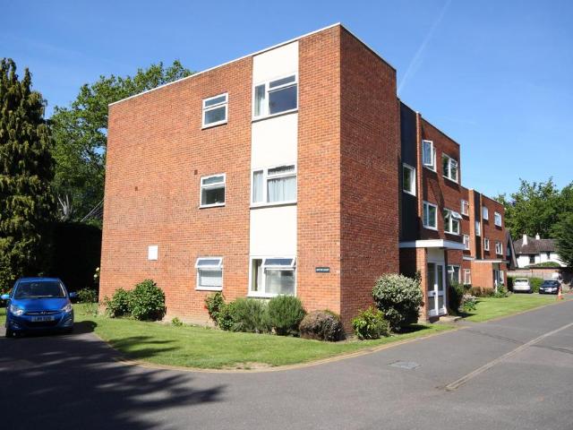 Flat for sale in Horsell, Woking