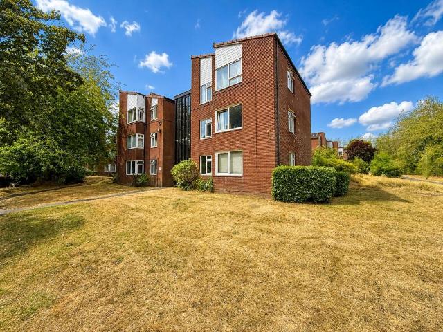 Flat for sale in Hollinswood, Telford