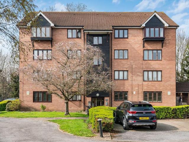 Flat for sale in Enfield Island Village, Greater London