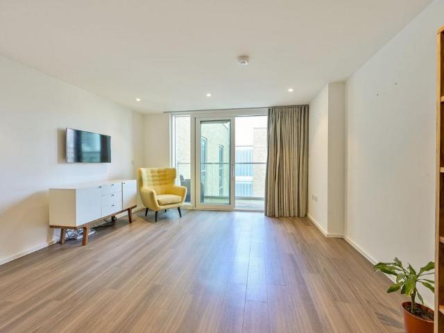 Flat for sale in Wandsworth, Greater London