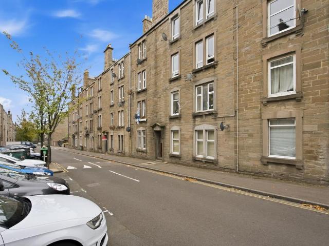 Flat for sale in Maryfield, Dundee