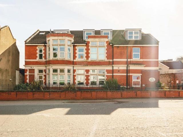Flat for sale in Feckenham, City Of Bristol