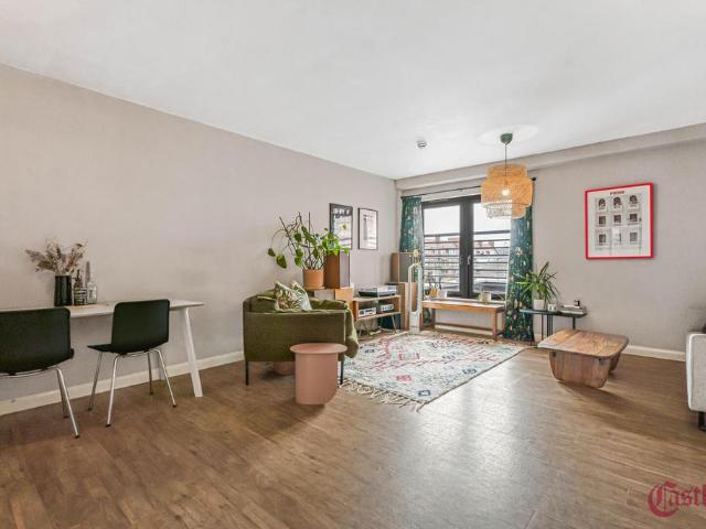 Flat for sale in Homerton, Greater London