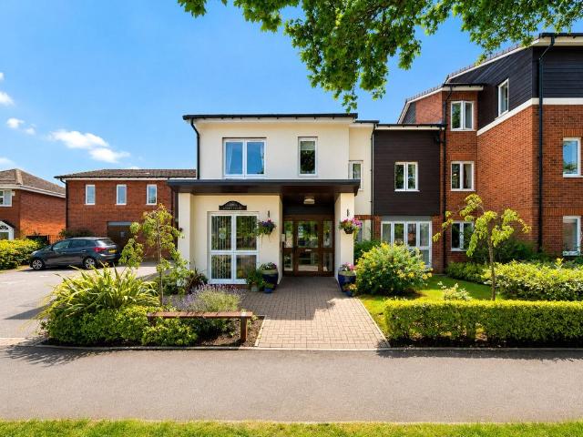 Flat for sale in Kings Norton, West Midlands