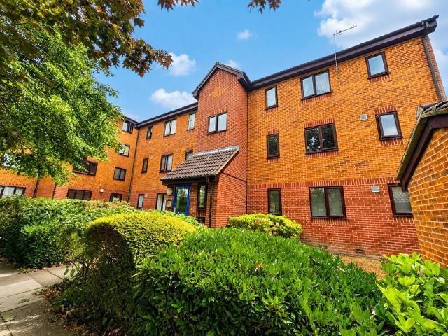 Flat for sale in London Borough of Lewisham, Greater London