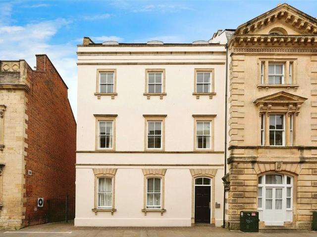 Flat for sale in Kings Barton, Gloucester