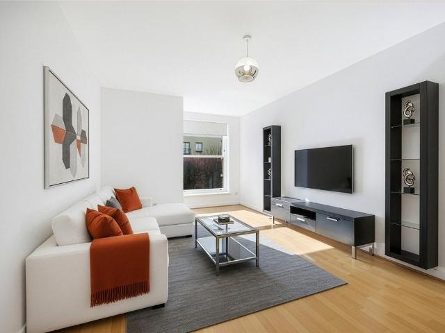 Flat for sale in Merchant City, Scotland