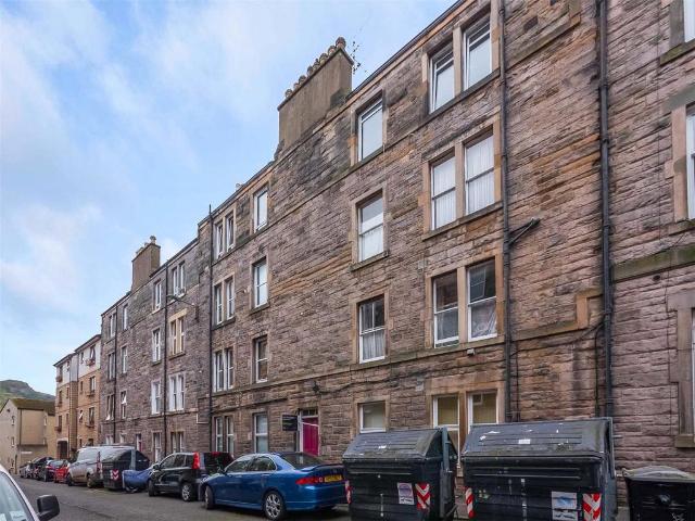 Flat for sale in Old Town, Scotland