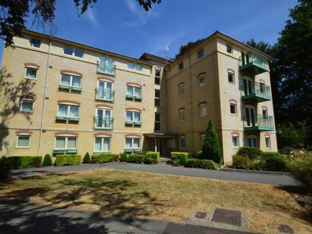 Flat for sale in St. Paul Malmesbury Without, Wiltshire