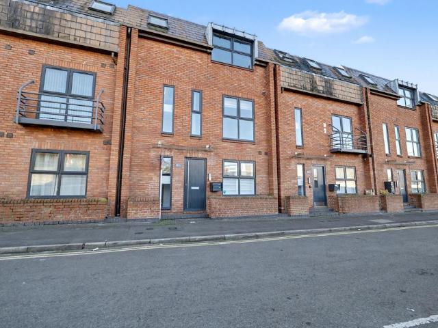 Flat for sale in Spon End, West Midlands