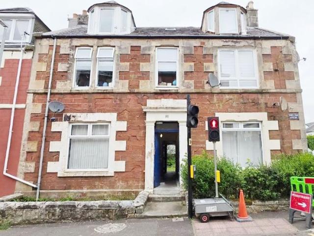 Flat for sale in Largs, Scotland