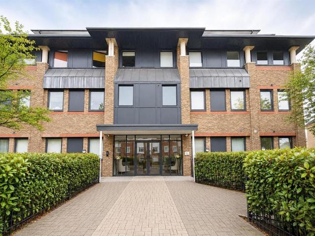 Flat for sale in Bushey, Hertsmere