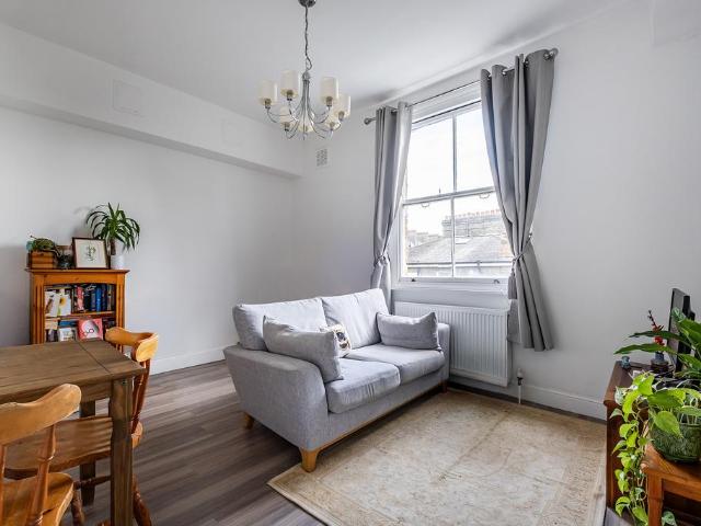 Flat for sale in Kensal Town, Greater London