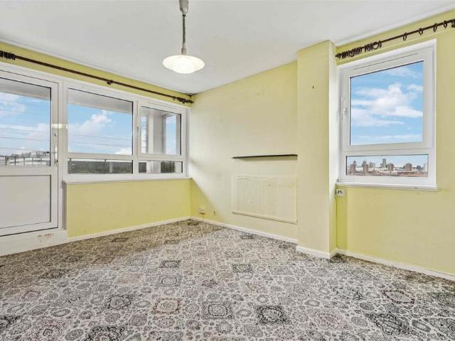 Flat for sale in Hammersmith, Greater London